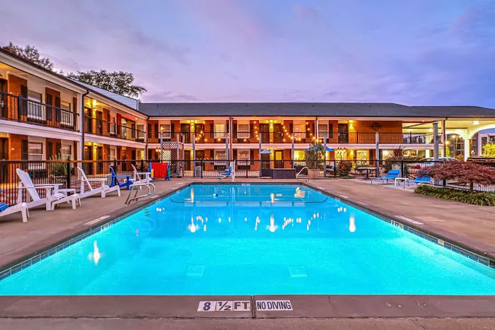The Guest Lodge Gainesville 4