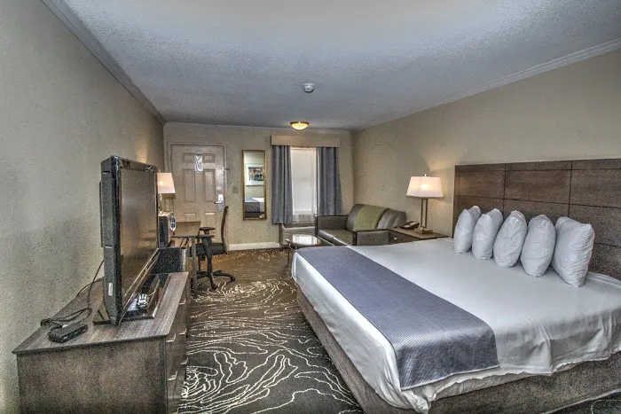 The Guest Lodge Gainesville 4