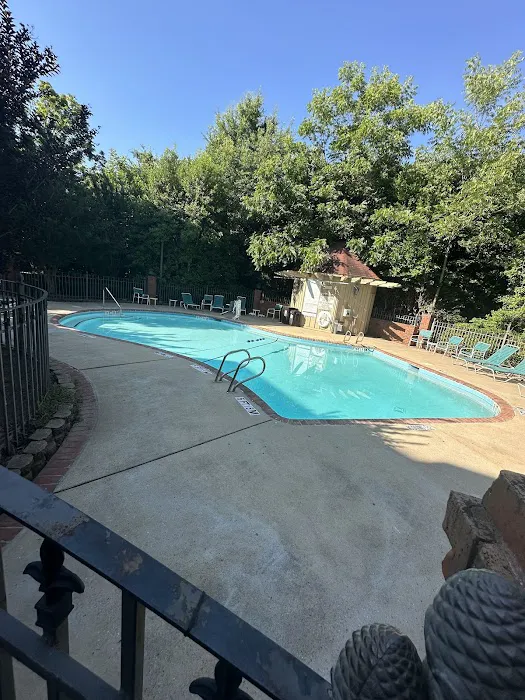 Ramada by Wyndham Gainesville 4