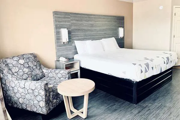 Baymont by Wyndham Commerce GA Near Tanger Outlets Mall 4