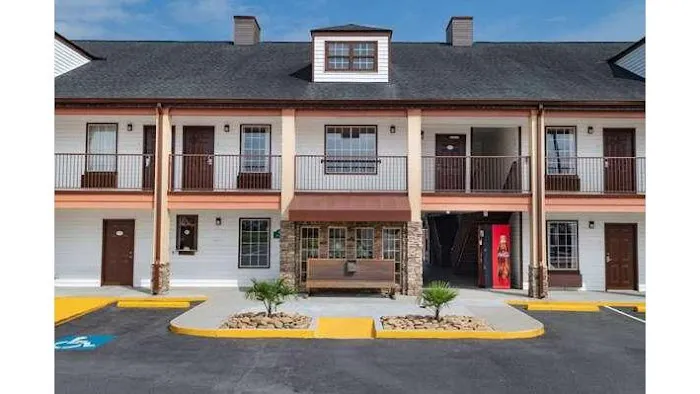 Baymont by Wyndham Commerce GA Near Tanger Outlets Mall 4