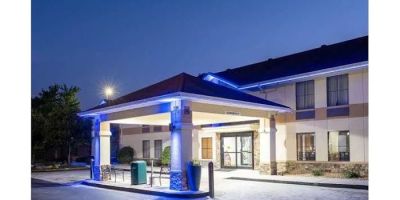 Days Inn & Suites by Wyndham Commerce