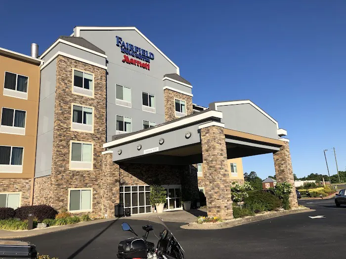 Fairfield Inn & Suites Commerce 4