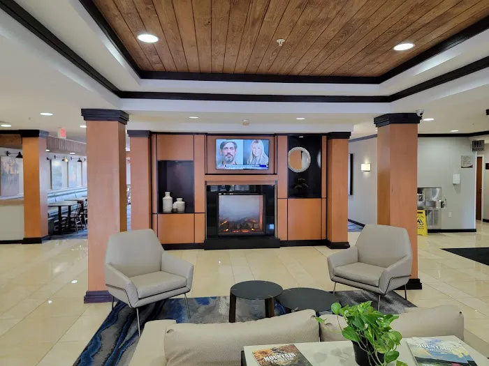 Fairfield Inn & Suites Commerce 4