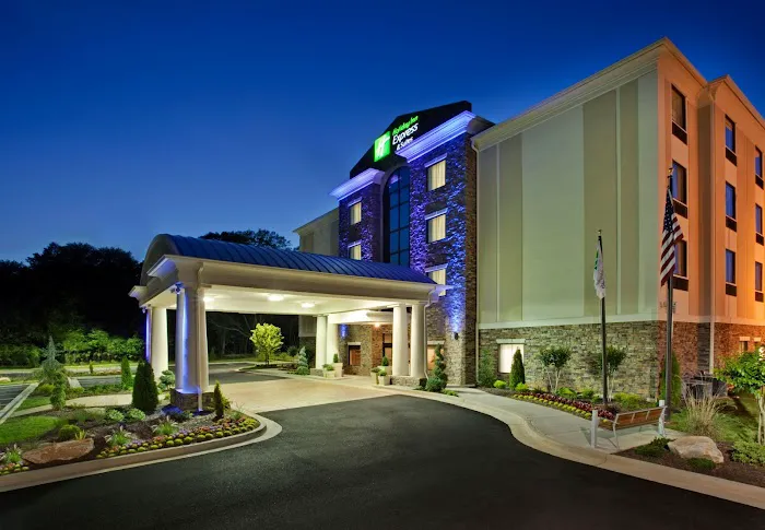 Holiday Inn Express & Suites Atlanta Southwest-Fairburn by IHG 4