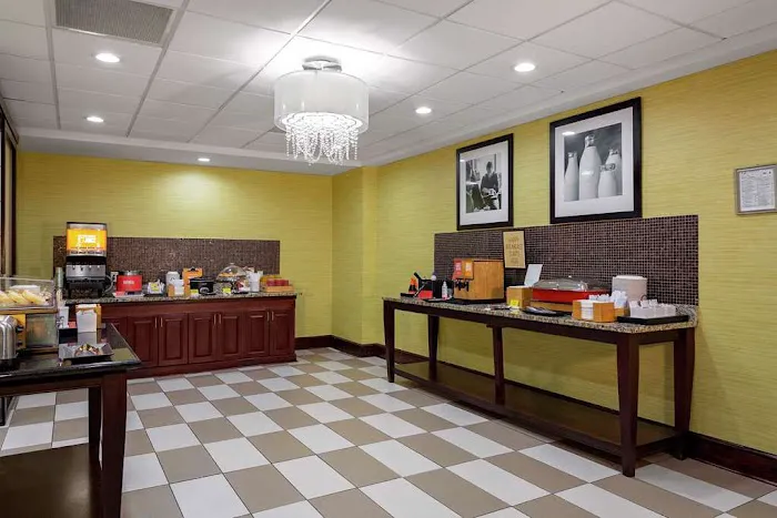 Hampton Inn Atlanta-Fairburn 4