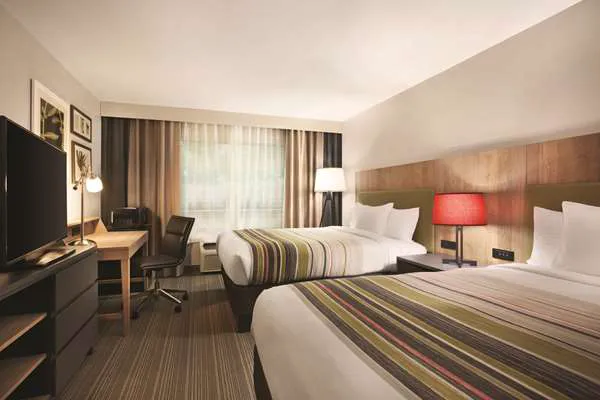 Country Inn & Suites by Radisson, Newnan, GA 4