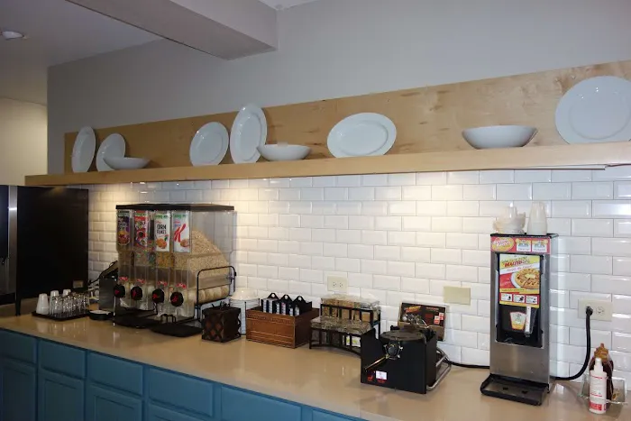 Country Inn & Suites by Radisson, Newnan, GA 4