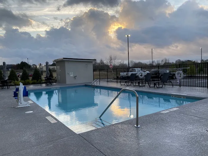Holiday Inn Express & Suites Griffin by IHG 4