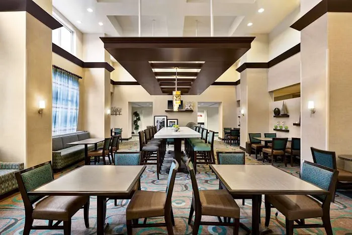 Hampton Inn & Suites Atlanta Airport West/Camp Creek Pkwy 4