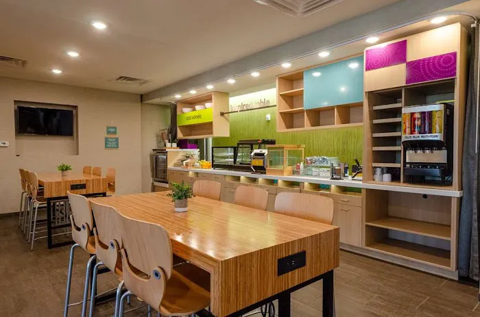 Home2 Suites by Hilton Atlanta Airport West 5