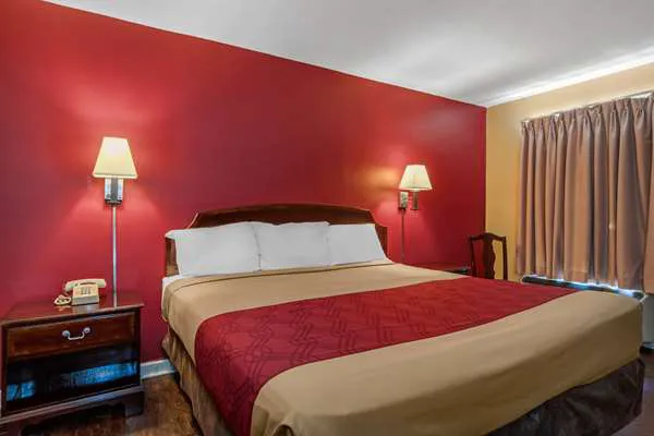 Econo Lodge Union City - Atlanta South 4
