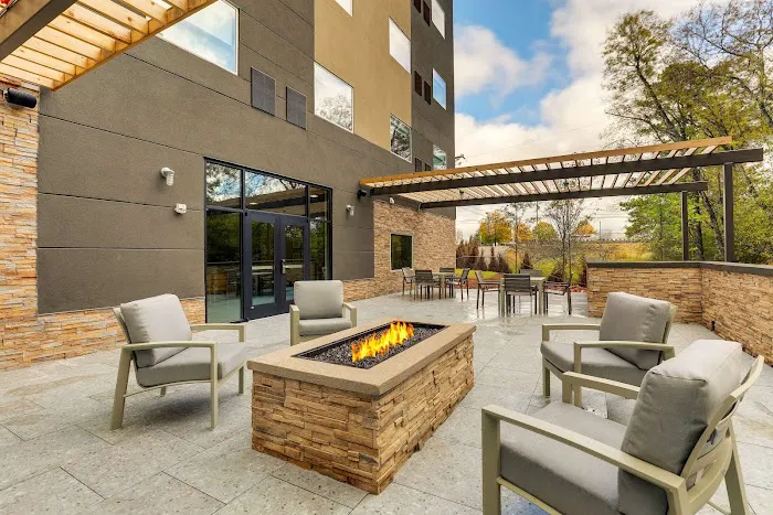 Country Inn & Suites by Radisson, Cumming, GA 4