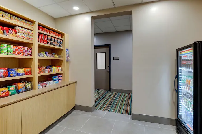 Country Inn & Suites by Radisson, Cumming, GA 4
