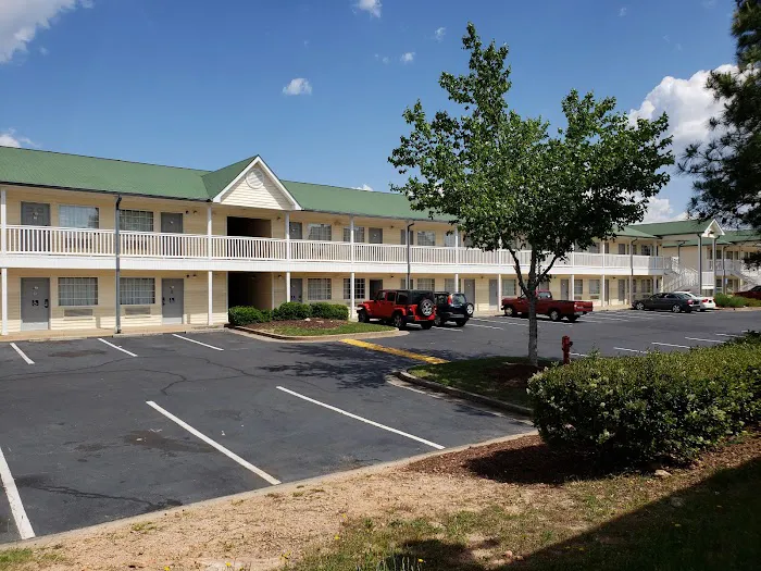 InTown Suites Extended Stay Atlanta GA - Cumming 4