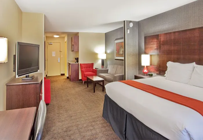 Holiday Inn Express & Suites Atlanta-Cumming by IHG 4