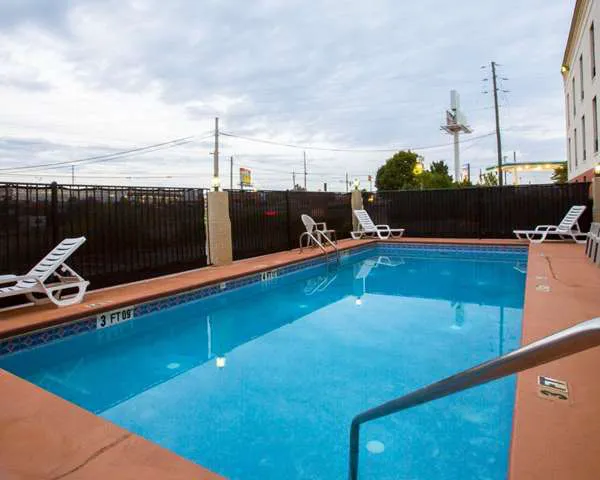 Comfort Suites Cumming-Atlanta near Northside Hospital Forsyth 4