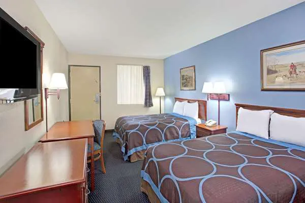 Super 8 by Wyndham Suwanee 4