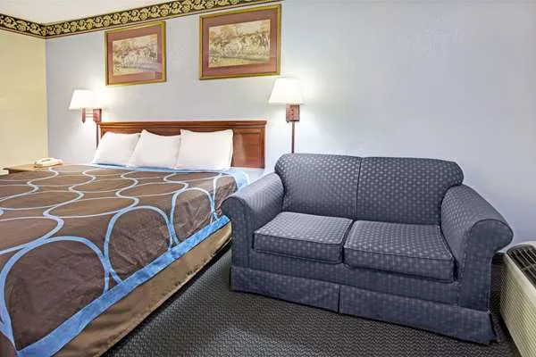 Super 8 by Wyndham Suwanee 4