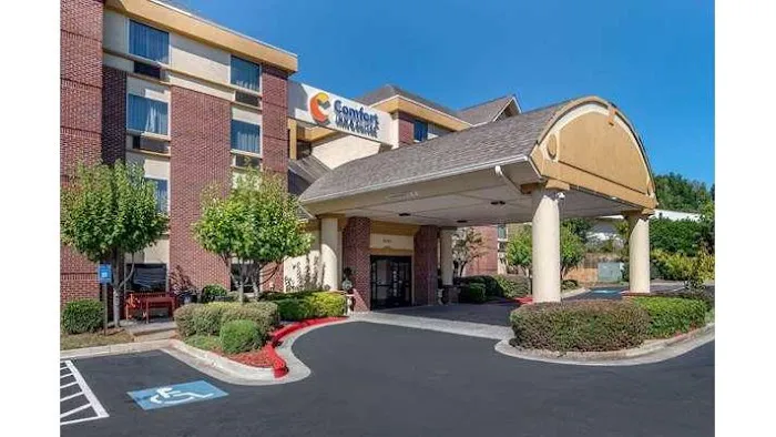 Comfort Inn & Suites Suwanee - Sugarloaf 4