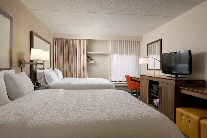 Hampton Inn Commerce 4
