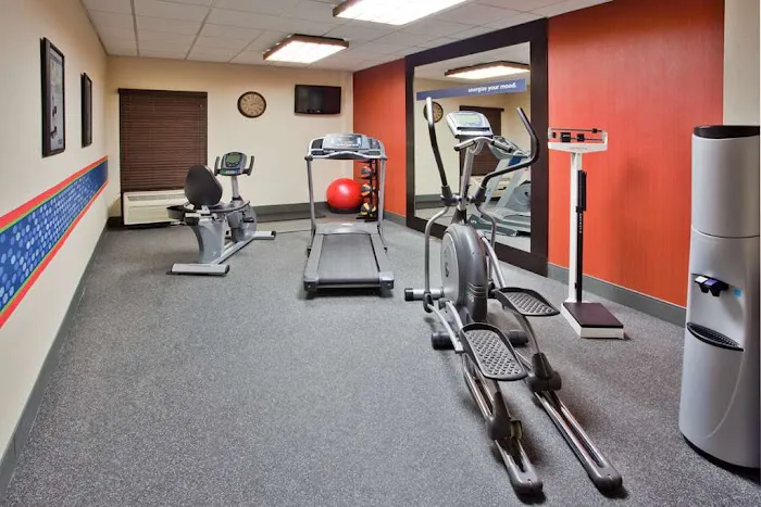 Hampton Inn Commerce 4