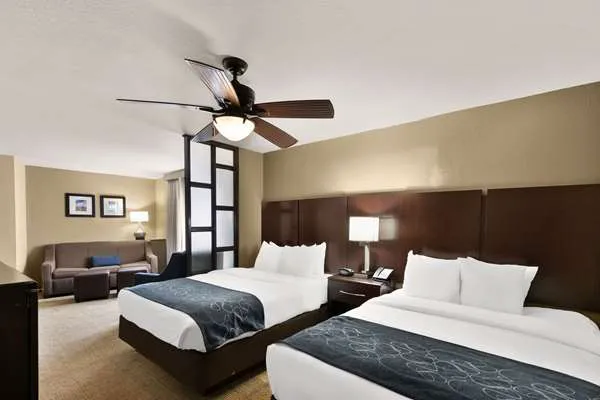 Comfort Suites 4