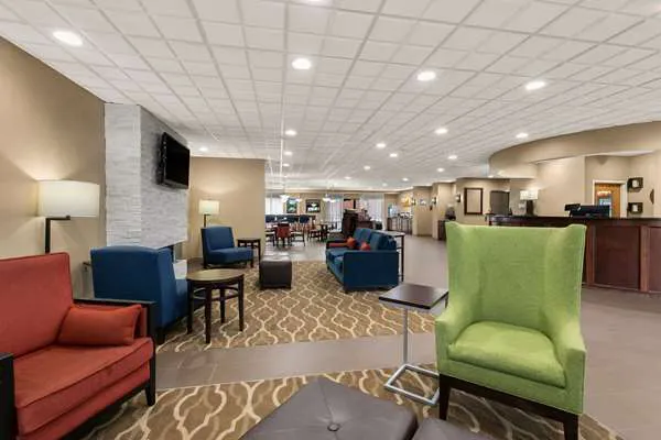 Comfort Suites 4