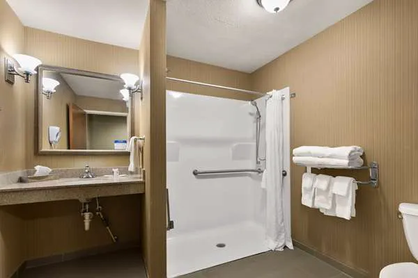Comfort Suites 4
