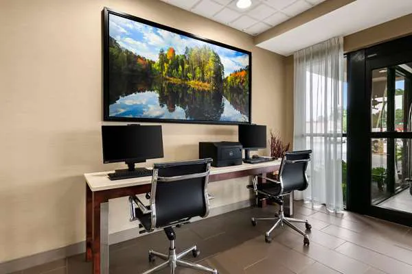 Comfort Suites 4
