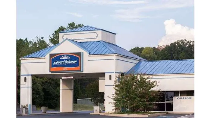 Howard Johnson by Wyndham Commerce GA 4