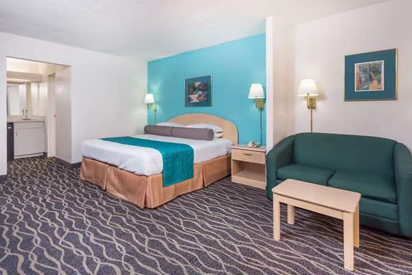 Howard Johnson by Wyndham Commerce GA 4