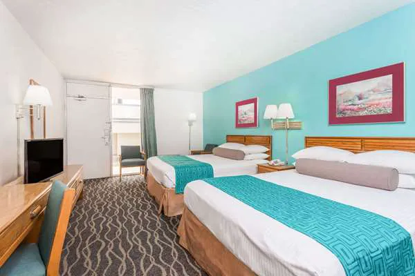 Howard Johnson by Wyndham Commerce GA 4