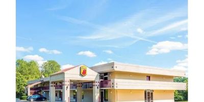 Super 8 by Wyndham Commerce