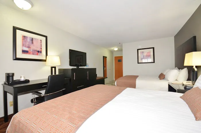 Best Western Commerce Inn 4