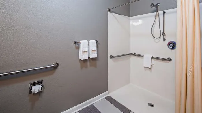 Best Western Commerce Inn 4