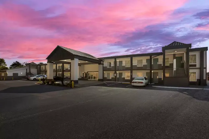 Rodeway Inn 4
