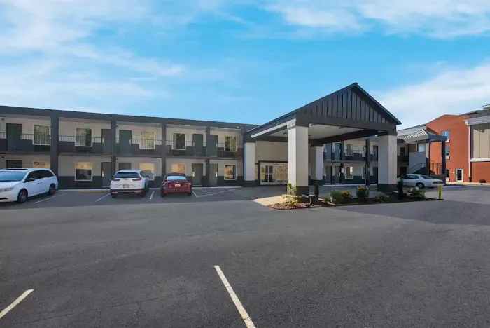 Rodeway Inn 4