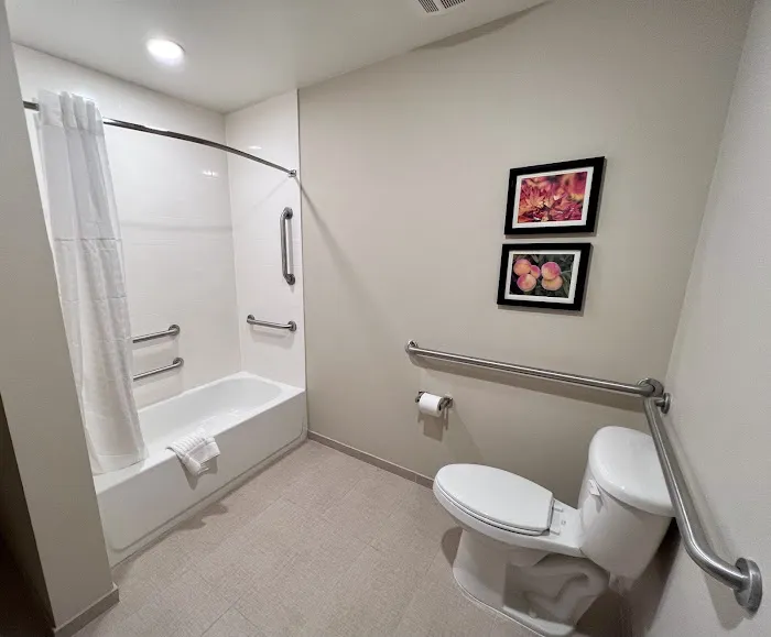 Comfort Suites Hotel 4