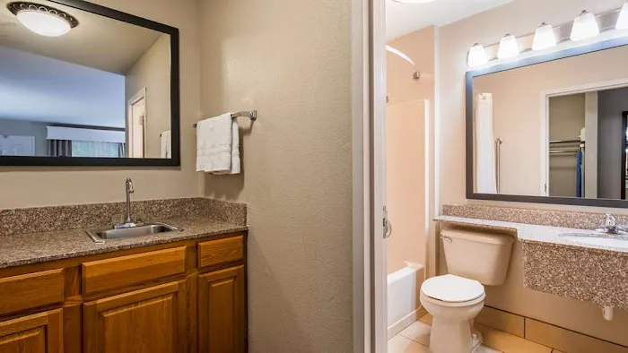 Best Western Shenandoah Inn 4