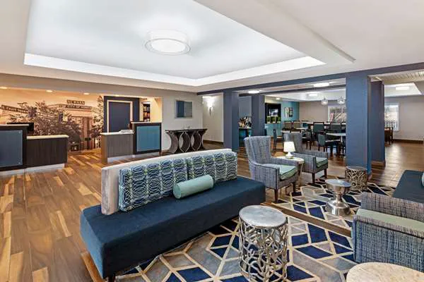 La Quinta Inn & Suites by Wyndham Atlanta South - Newnan 4