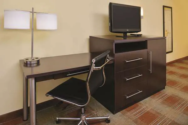La Quinta Inn & Suites by Wyndham Atlanta South - Newnan 4