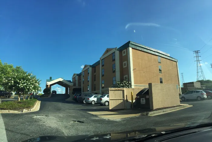 Red Roof Inn & Suites Newnan 4
