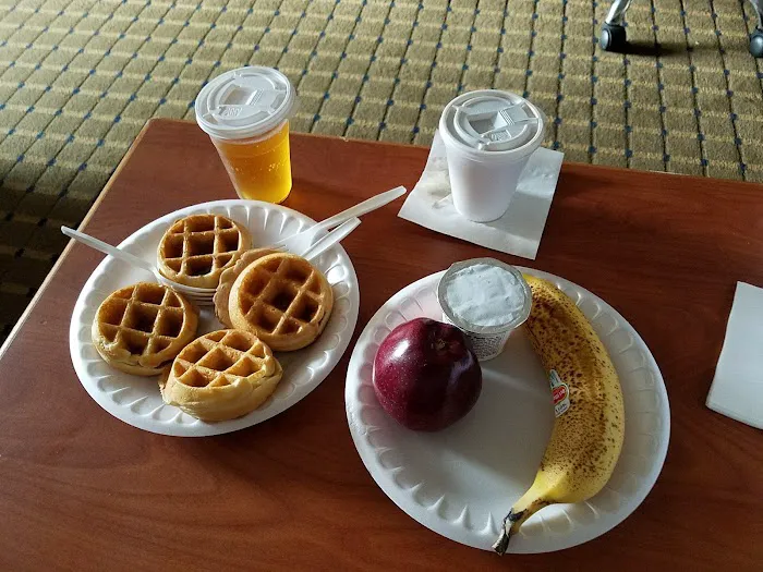 Red Roof Inn & Suites Newnan 4