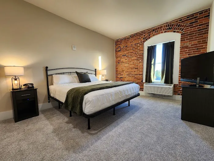 The Historic Griffin Hotel 5