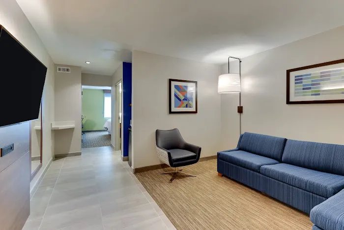Holiday Inn Express & Suites Dawsonville by IHG 4