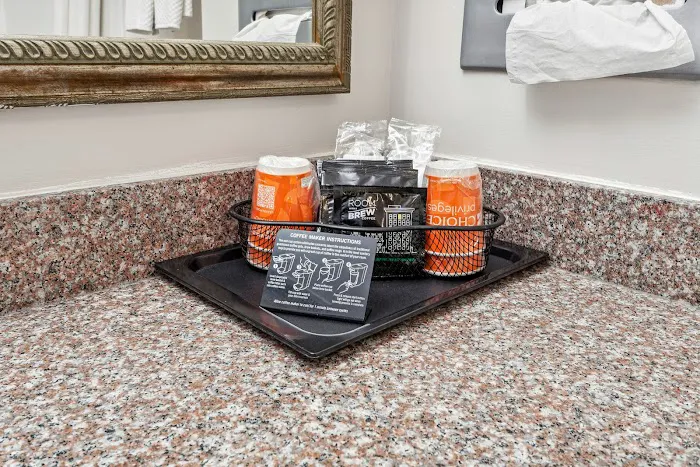 Quality Inn & Suites 4