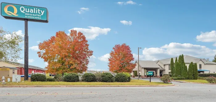 Quality Inn & Suites 4
