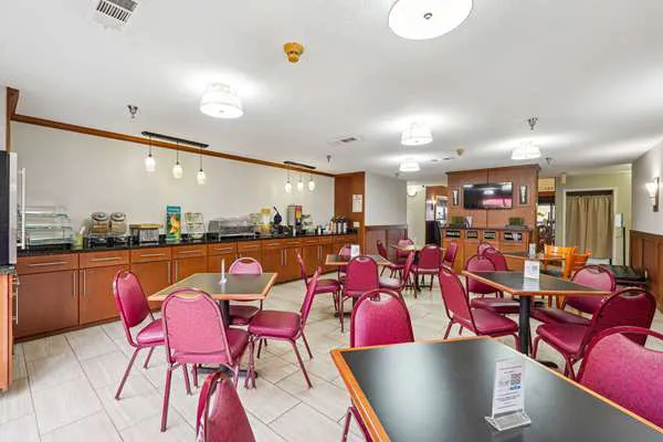 Quality Inn & Suites 4