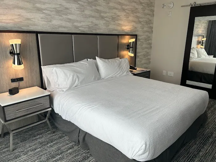 Embassy Suites by Hilton Alpharetta Halcyon 4